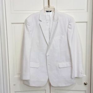 Men's Afazzy New York 46R, 2 button white  seersucker 2 piece suit.